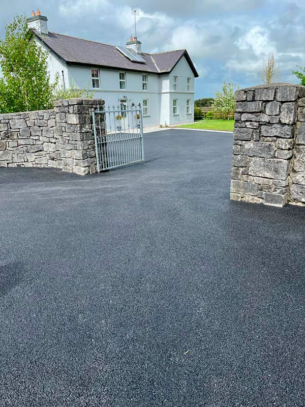 Tarmacadam entrance to house in Galway